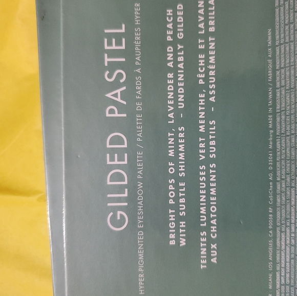 MILANI- GILDED PADTEL MAKEUP PALETTE 🎨 - Picture 12 of 16